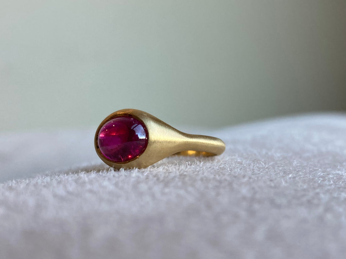 Glacè - 14k Rubellite Grand Signet Ring