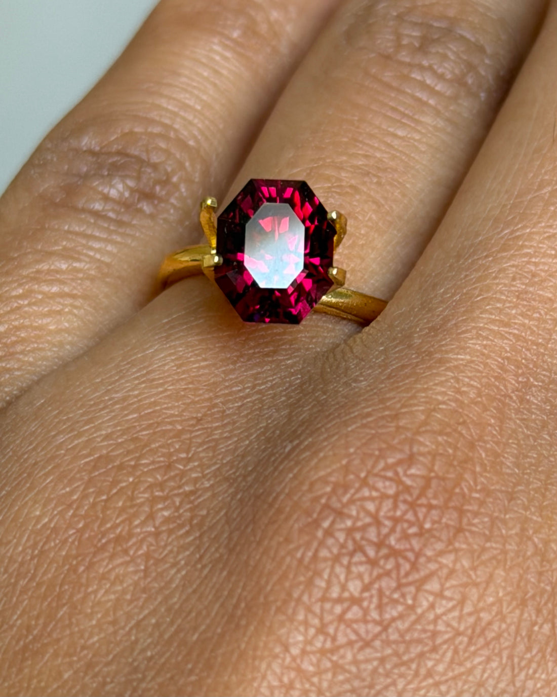 2.99 ct Rhodolite Garnet