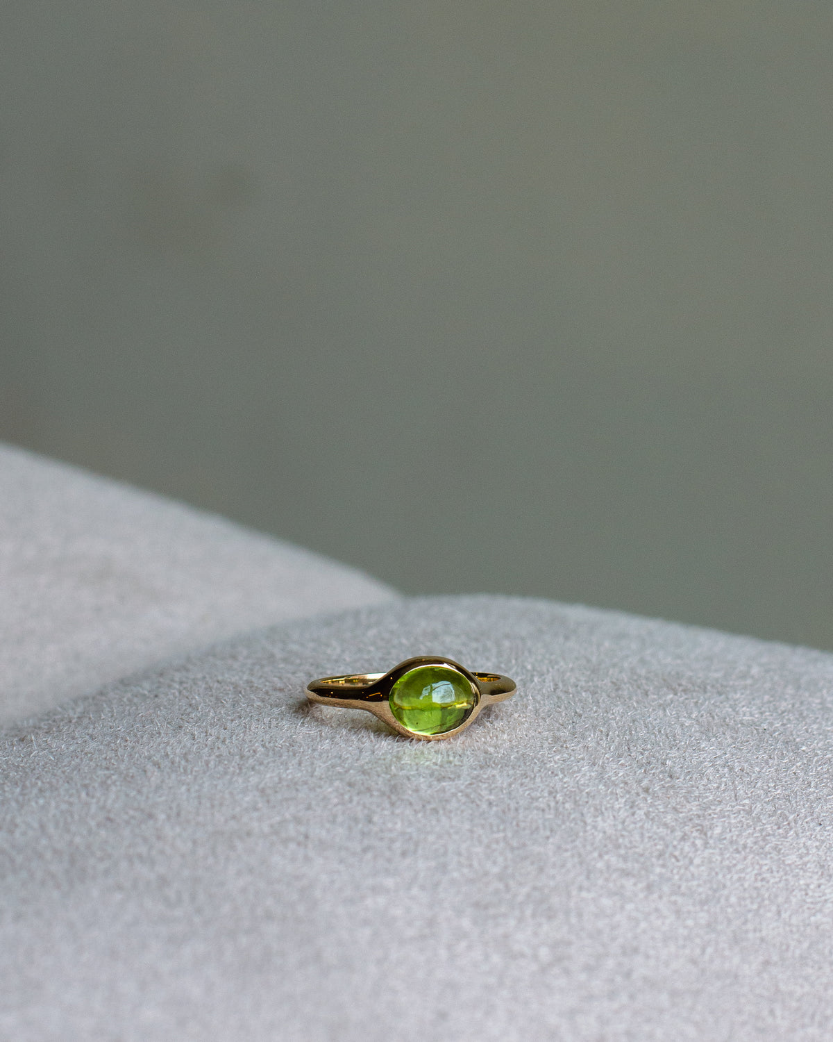 Glacé Signet - 14k Peridot Ring