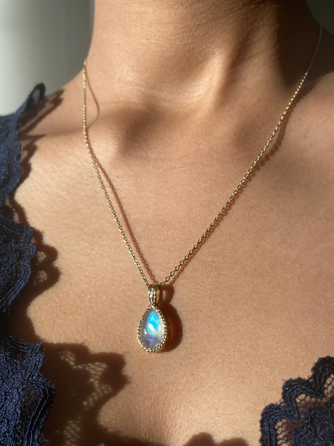 14k Hammered Moonstone Pendant