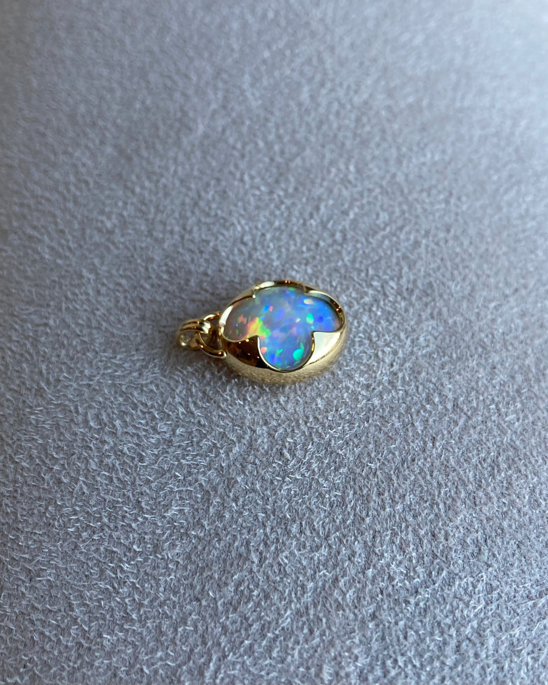 Clover - 14k White Opal Pendant