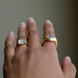 Glacé Grand - 18k Moonstone Signet Ring