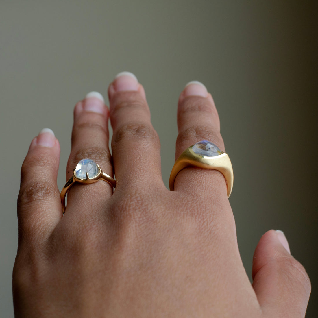 18k Grand Signet Moonstone Ring