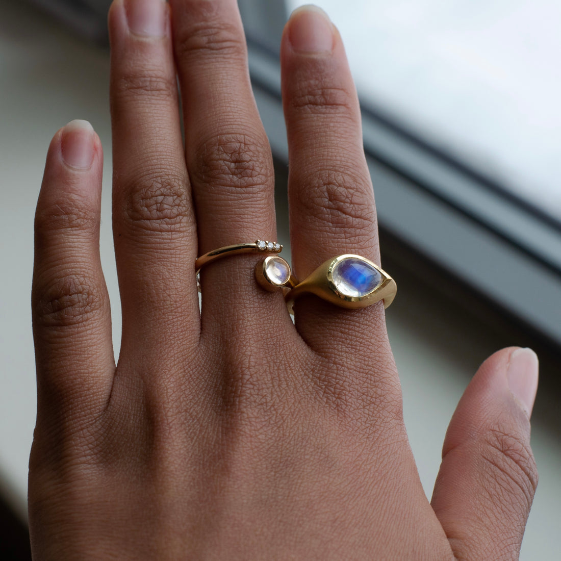 18k Grand Signet Moonstone Ring