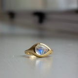 Glacé Grand - 18k Moonstone Signet Ring